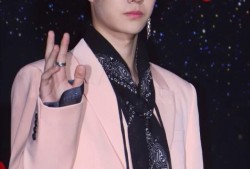 娱乐圈王一博吃瓜事件,娱乐圈风云再起，真相揭秘