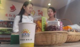 博主开直播爆料娱乐圈视频,揭秘明星幕后故事