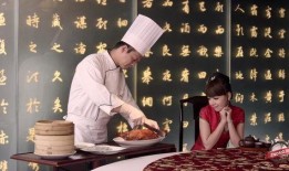 青年鸭脖哥爆料视频播放,热门视频播放背后的惊人真相